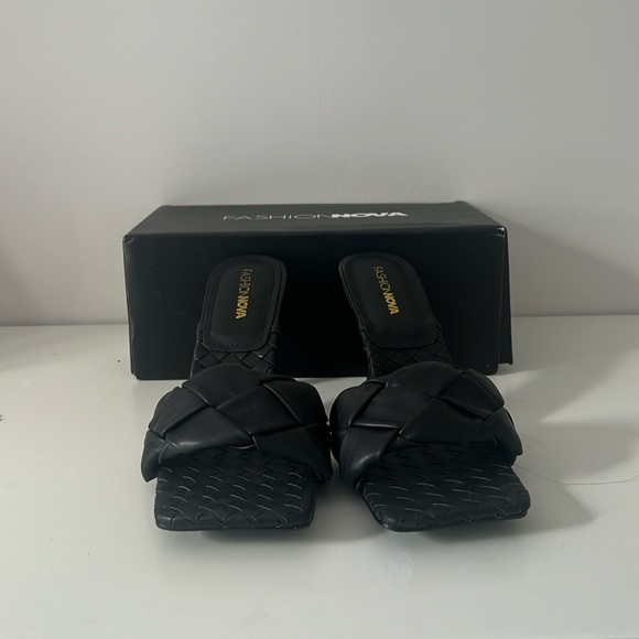 Fashion Nova Braided Black Heeled Sandal - Picture 1 of 4